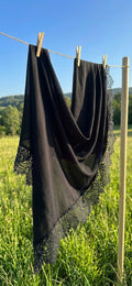 Voile noir uni avec bordure en dentelle noire